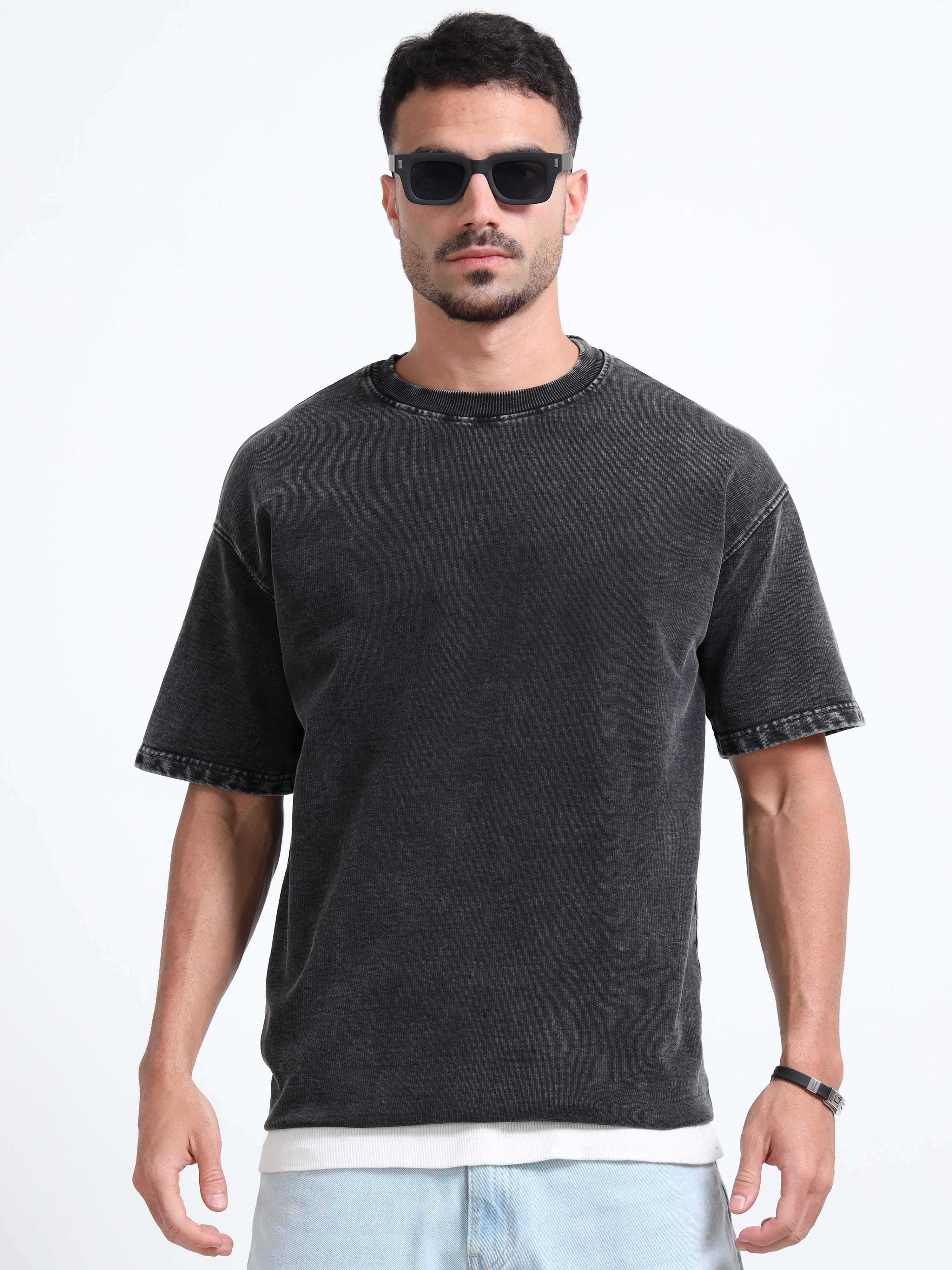 ACIDWASH- SOLID 350 GSM OVERSIZE TSHIRT